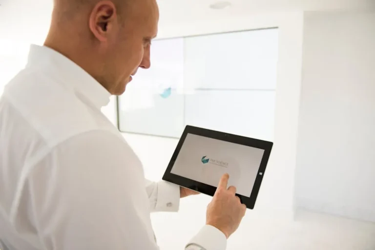 How Bronwin Aurora Connects With the Way People Discover Websites Online for Lawton Assoc Readers