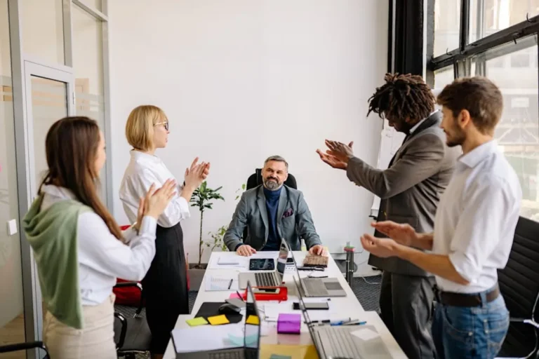 Leadership Habits That Improve Team Performance